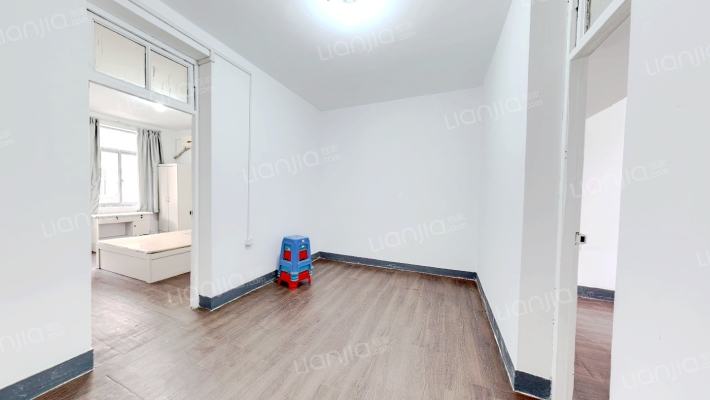 省人防办华屏路单位宿舍二手房实景图