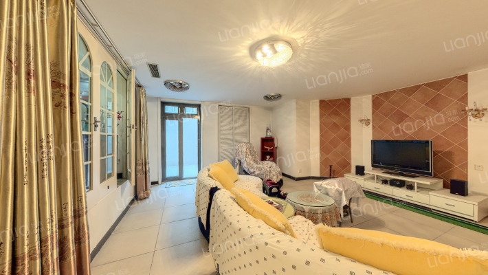 保利垄上一区二手房实景图