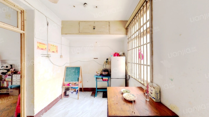 测绘局宿舍二手房实景图