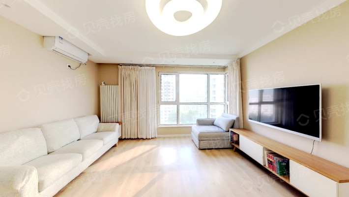 北京新天地五期 精裝一居室 中間樓層  誠心出售-客廳