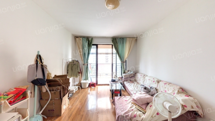 东方蓝海三期二手房实景图