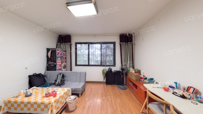 麓江春二手房实景图