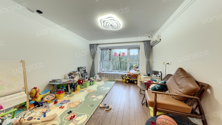 万科长阳天地5号院二手房实景图