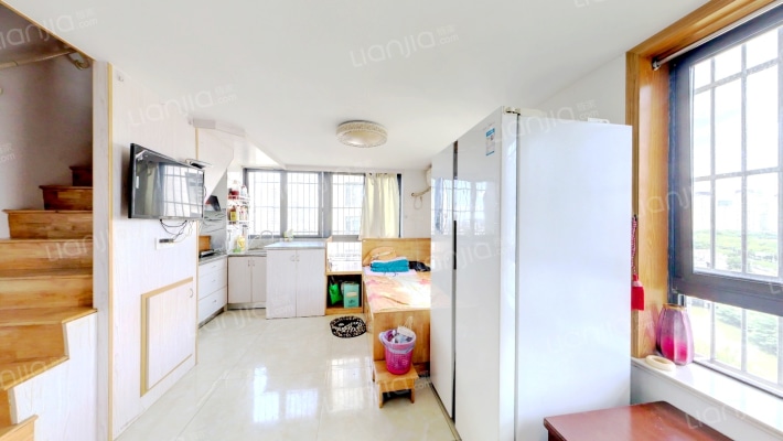 新典星座二手房实景图