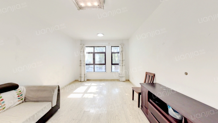 安亭新镇德绍豪斯二手房实景图