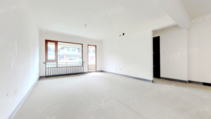 麓湖生态城五彩林堤二手房实景图