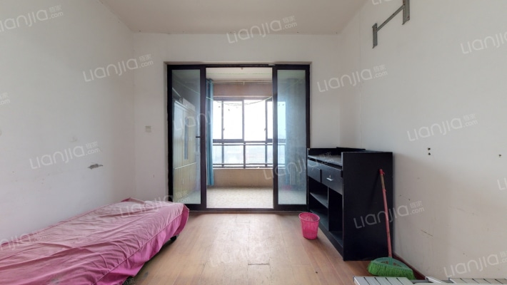 保利城一期二手房实景图