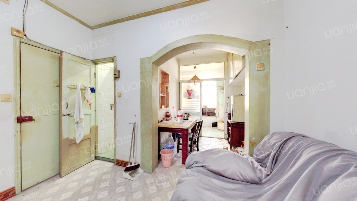 信托贸易公司宿舍二手房实景图