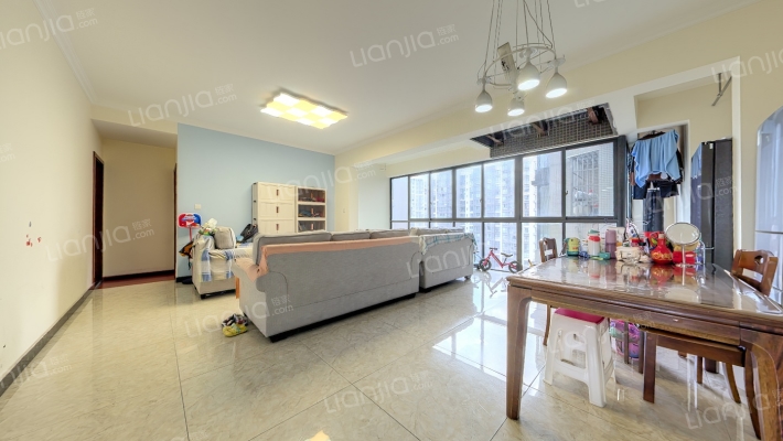 花样年龙年国际中心二手房实景图