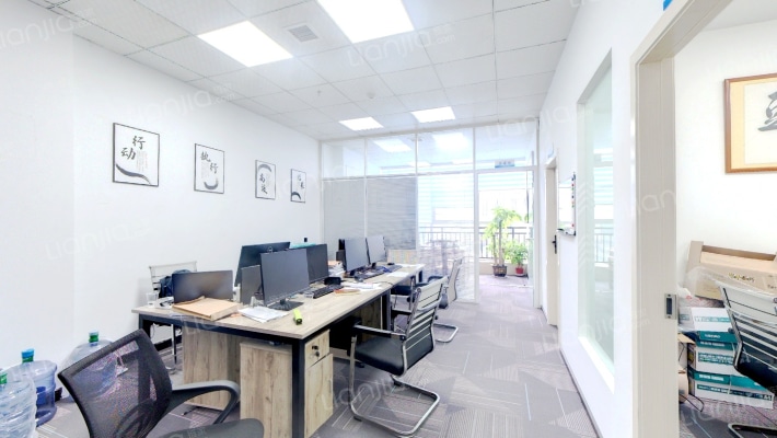 美的财智中心二手房实景图