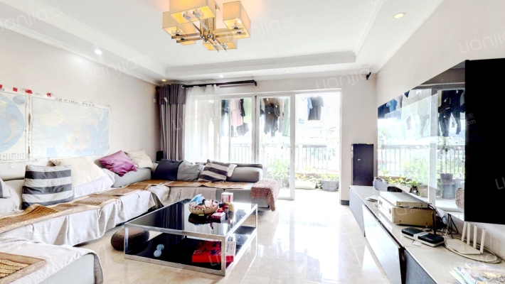 依云小镇二手房实景图