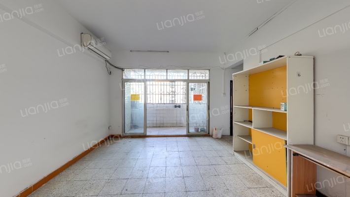 南油宿舍二手房实景图