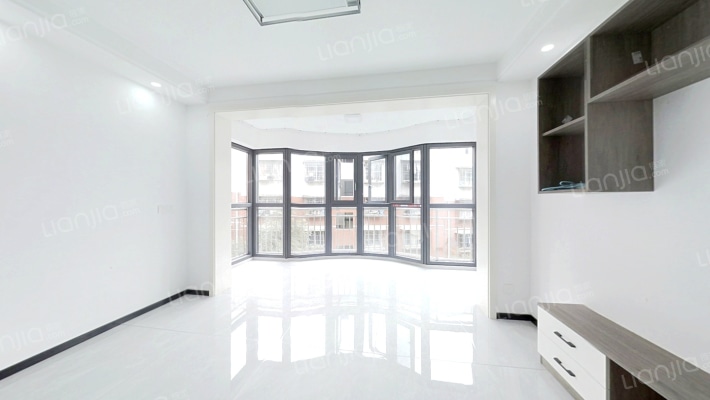 凤来仪西区二手房实景图