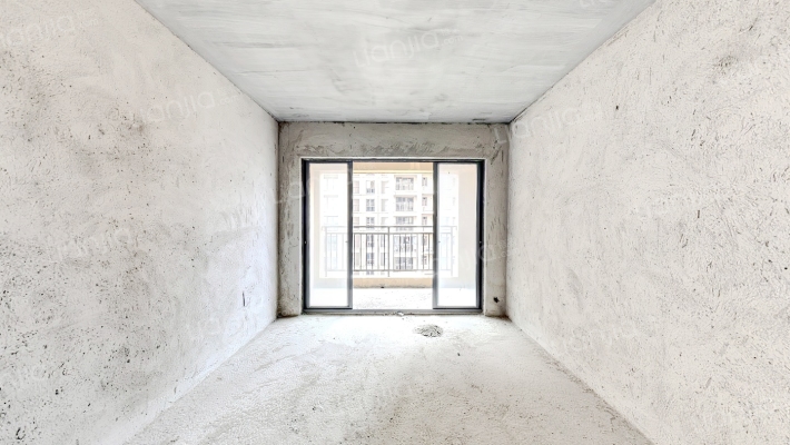 海龙皇家华府二手房实景图