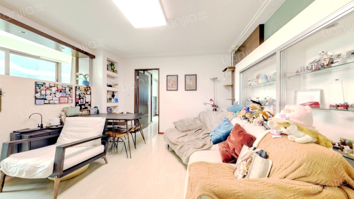 国际广场(卢湾)二手房实景图