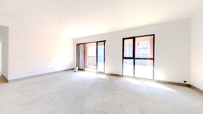 绿地国际博览城二期玖玺二手房实景图