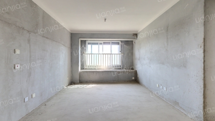 珑翠芳庭二手房实景图