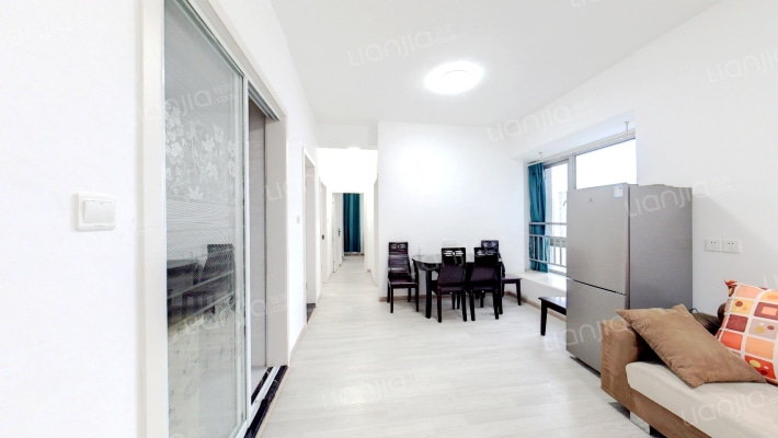 印象湖滨二手房实景图