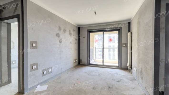 绿地香湖湾1号院二手房实景图