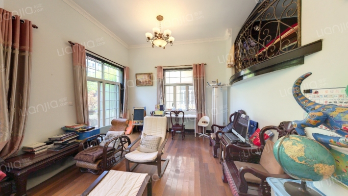 经典花园(别墅)二手房实景图