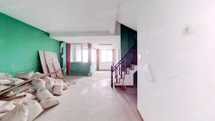 红石公寓二手房实景图