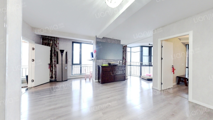 花样年喜年中心二手房实景图