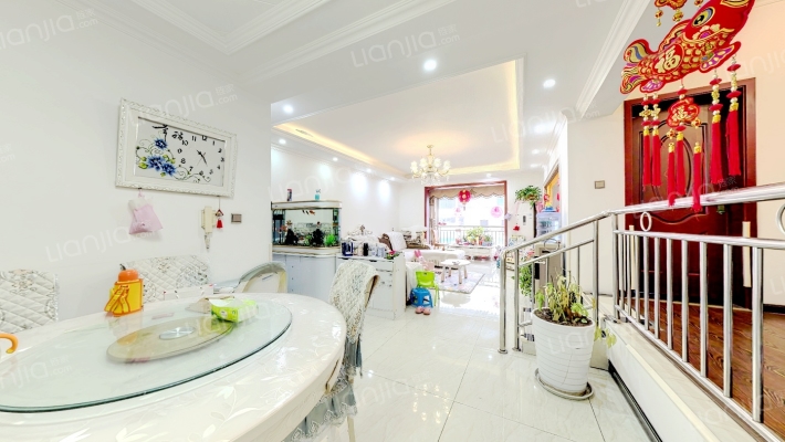 新秀花园二手房实景图