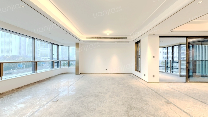 香港置地衿湖翠林云峯二期二手房实景图