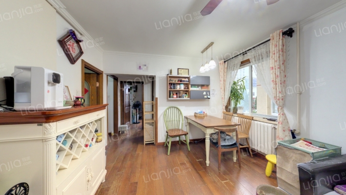 怡秀园小区二手房实景图