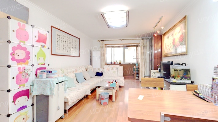 园林小区二手房实景图