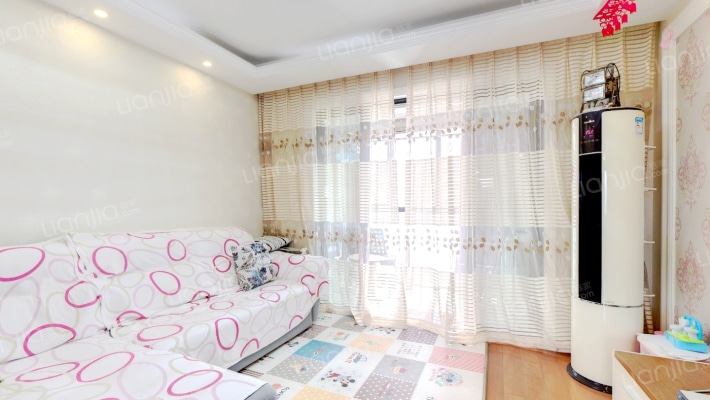 万达广场西区二手房实景图