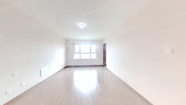 公园里二手房实景图