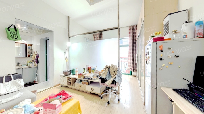 丛林背景二手房实景图