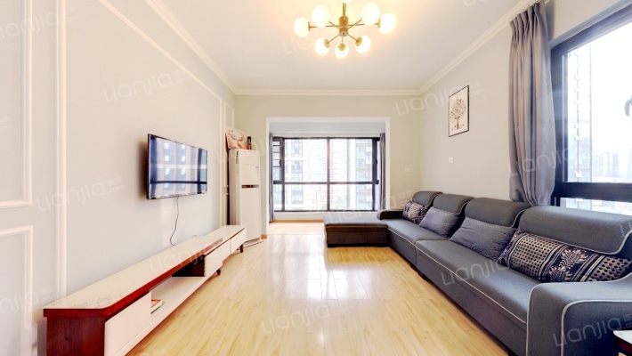 中德英伦世邦F区二手房实景图