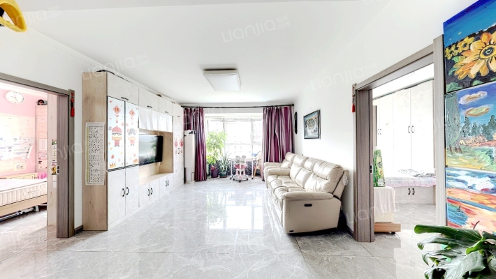 新世界花园澔景华庭二手房实景图