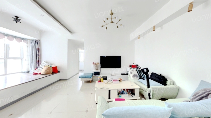 依云二手房实景图