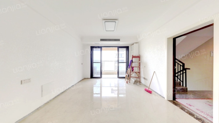 滨江春城溪岸二手房实景图