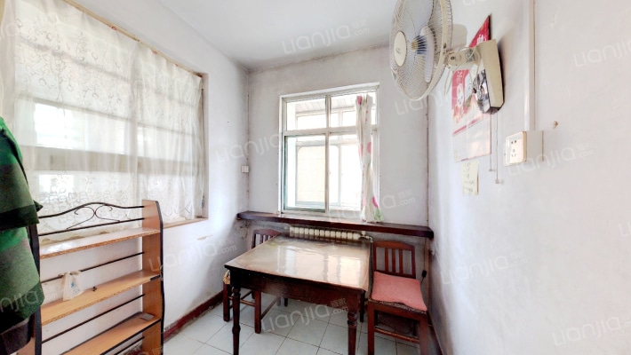 幼师单位宿舍二手房实景图