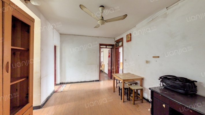 东八公寓中区二手房实景图