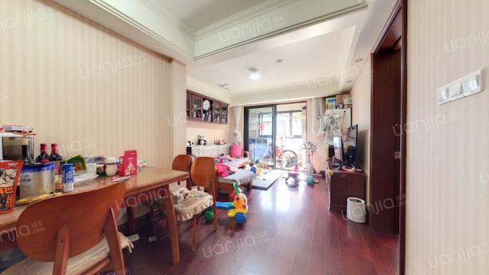 金地艺华年（公寓）二手房实景图