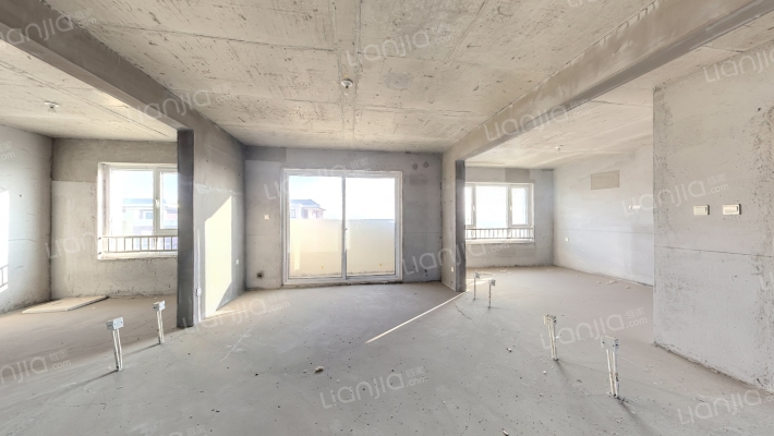 中冶沁海云墅二手房实景图