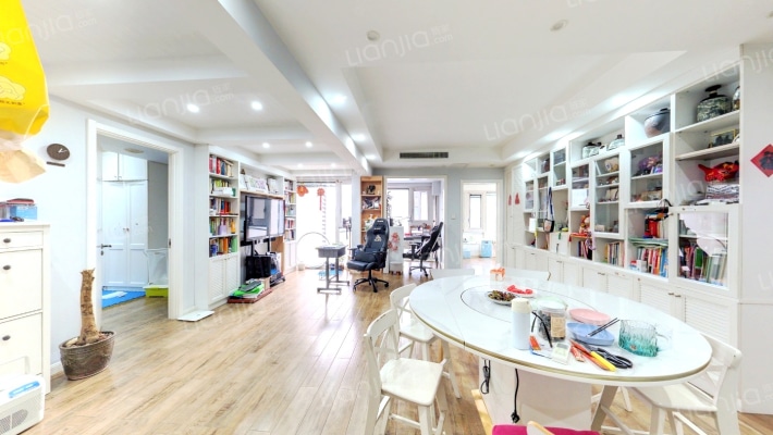 财信渝中城二手房实景图