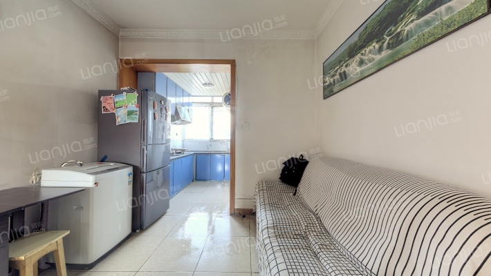 为群二村二手房实景图