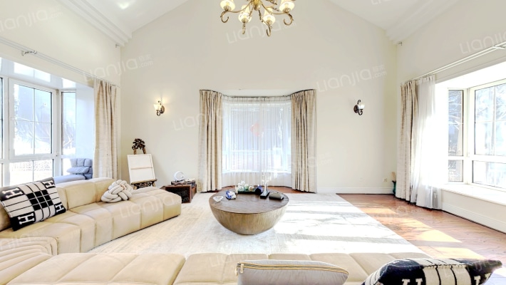 莱蒙湖别墅二手房实景图