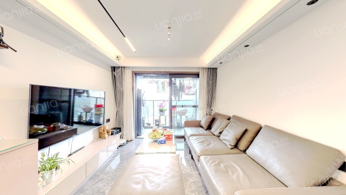 万科城市之光F区二手房实景图