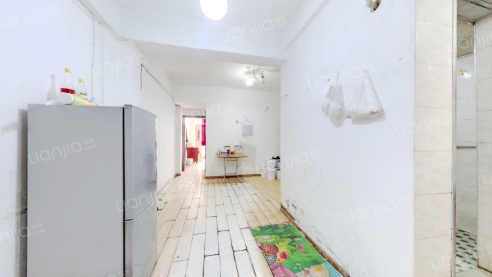 竹牌社区二手房实景图