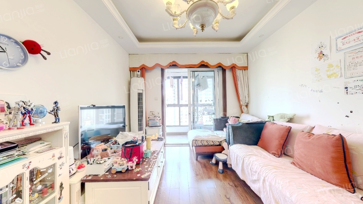 蓝光金悦派二手房实景图