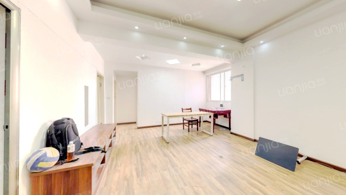 德润大厦二手房实景图