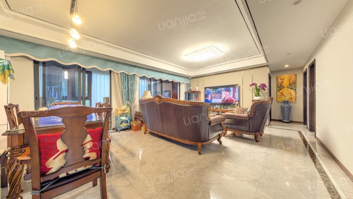 蔚蓝卡地亚云墅二手房实景图