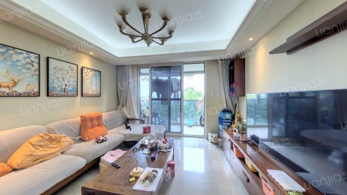 滨江铂金海岸二手房实景图